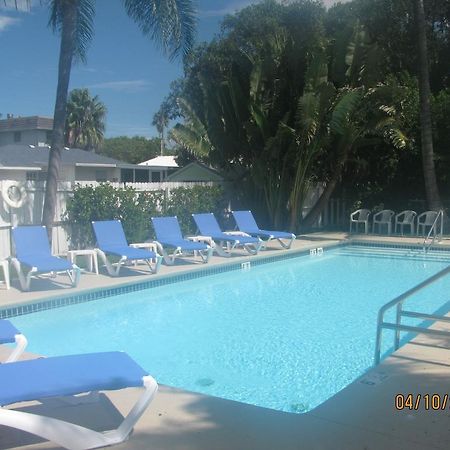 Queens Gate Resort Bradenton Beach Bagian luar foto