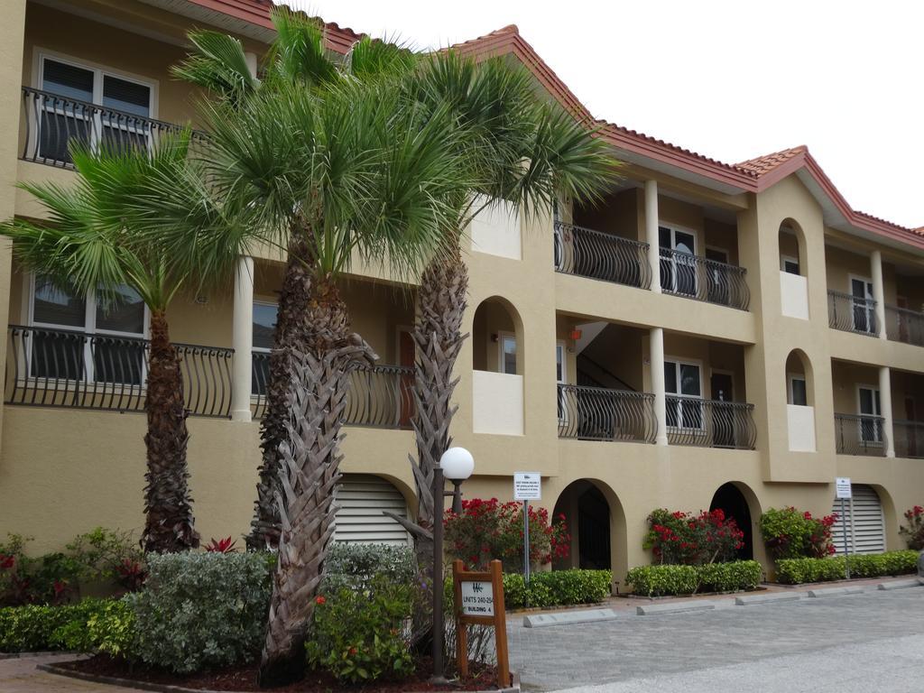 Queens Gate Resort Bradenton Beach Bagian luar foto